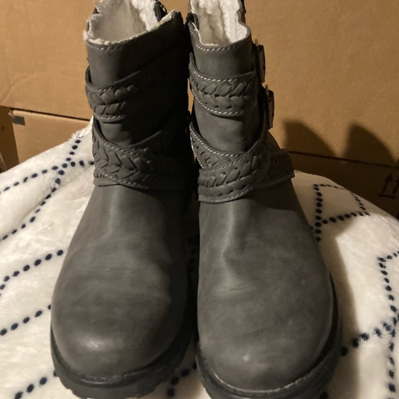 Women’s cute grey boots - Picture 3 of 4